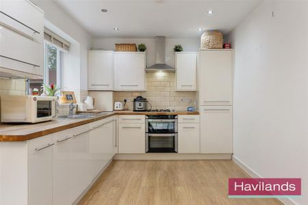 3 bedroom detached house to rent - Photo 2