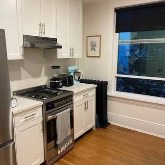 2,650/ Beautiful - 1455 W 8th Av - Photo 3