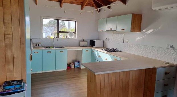 Seaview home close to Shakespear Reginal Park - Photo 1
