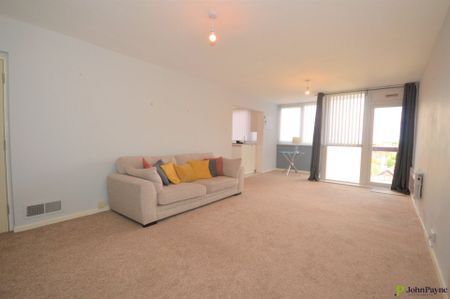 Kenilworth Court, Styvechale, Coventry, West Midlands, CV3 6HZ - Photo 3