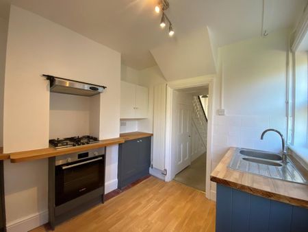 2 bedroom terraced house to rent - Photo 3