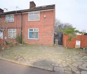 Five bedroom family house ideal for couples-£2600 - Photo 2