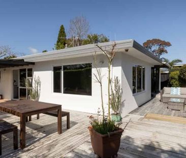 Welcome Bay Immaculate Home - Photo 5