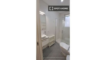 3 room luxury Flat for rent in Madrid, Autonomous Region of Madrid - Photo 2