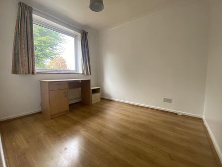 4 bedroom detached house to rent - Photo 3