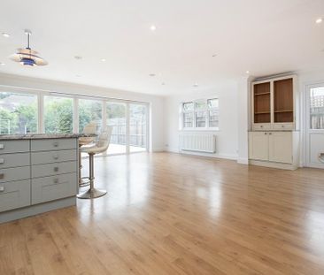 5 bedroom detached house to rent - Photo 1