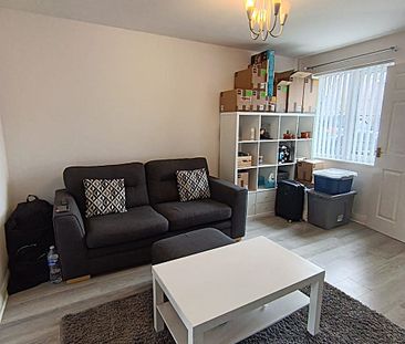 £1,100 PCM, Two Bedroom House with Off-Road Parking and Large Enclo... - Photo 1