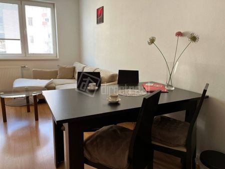 DIRECTREAL|Zariadený byt s balkónom a parkovacím miestom v cene - Photo 4