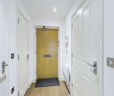 Studio Flat, Oceana Boulevard, SO14 - Photo 5