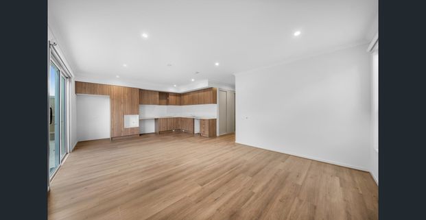 Beautiful 3-Bedroom Home, All with Private Ensuites - Photo 1