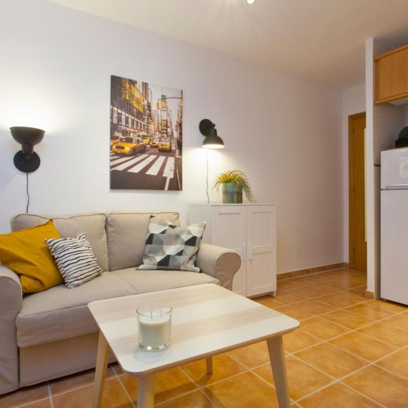 Apartamento de alquiler en El Raval - Photo 1