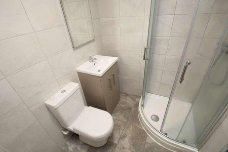 Ferens Court, - Anlaby Road, HU1 - Photo 2