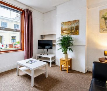 Room 3 - Photo 2