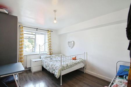 3 bedroom apartment to rent - Photo 4