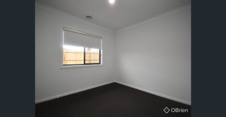 4-Bedroom Family Home in Lucknow! - Photo 2