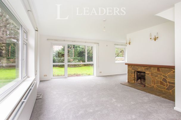 4 bedroom house to rent Grange Park, Woking, GU21 - Photo 1