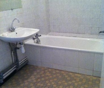 Location Appartement 4 pièces 74m² MEYZIEU 69330 - Photo 2