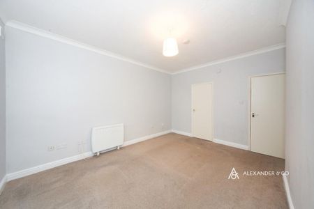 House to rent - Photo 5