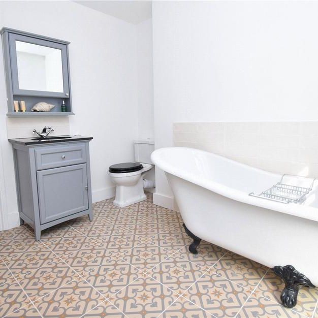 2 bedroom semi-detached house to rent - Photo 1