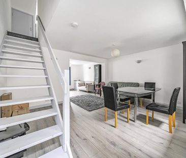 3 bedroom terraced house to rent - Photo 2