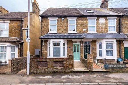 1 bedroom in a house share to rent - Photo 2