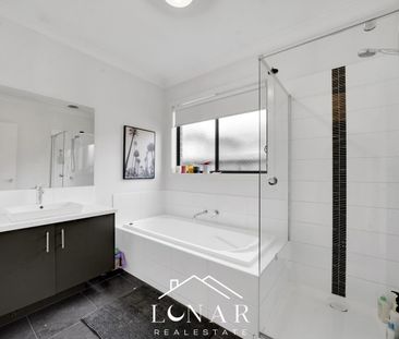 4-Bedroom Home with Outdoor Entertaining & Study Nook - Photo 6