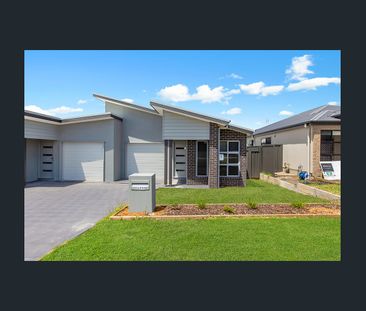 SPACIOUS DUPLEX - Photo 4