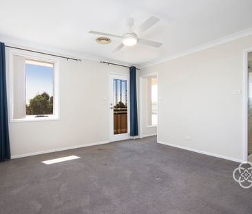 Beautifully Presented Two-Storey Family Home - Photo 3