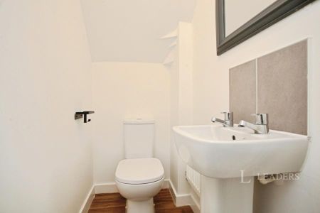 3 bedroom house to rent Kenneth Bradshaw Close, Coventry, West Midlands, CV2 - Photo 4