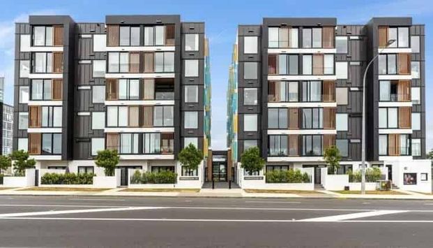 Lock up and leave - Photo 1