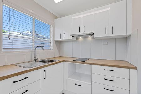 Studio-Style Retreat in the Heart of Nambour - Photo 2