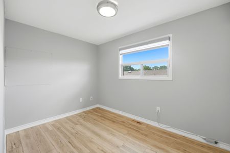 For Lease - 21 Avon Crescent, Vaughan, Ontario - Photo 5