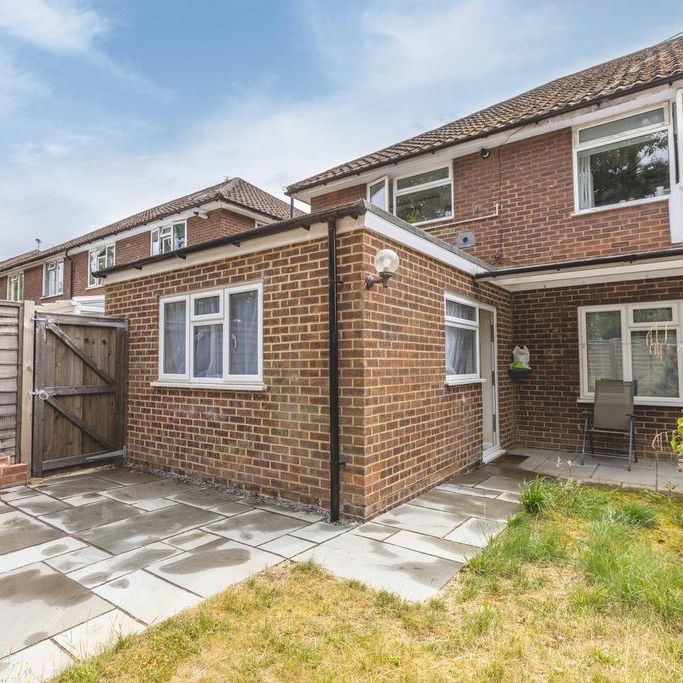 3 bedroom ground floor maisonette to rent - Photo 1