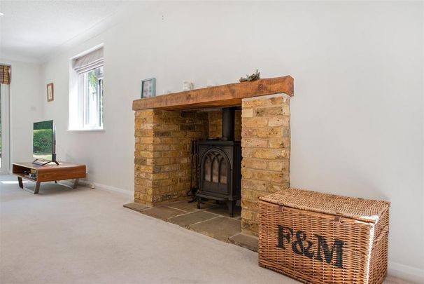 4 bedroom detached house to rent - Photo 1