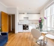 1 bedroom flat to rent - Photo 3