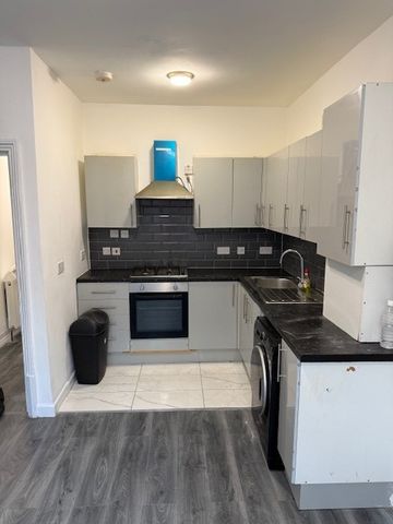 2 Bed Flat, Kimberley Road, E11 - Photo 4