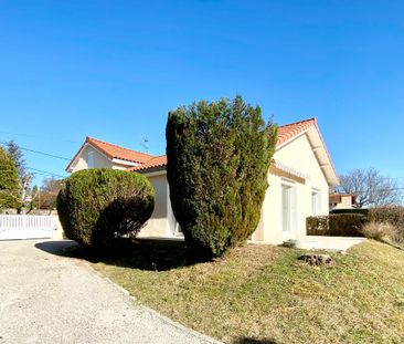 Location Maison 4 pièces 101m² ST GENIS LAVAL 69230 - Photo 4