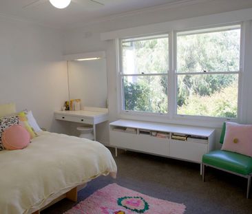 Private, Light-Filled Unit in Prime Highton Location - Photo 4