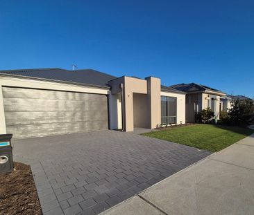 4 Bedroom Home with Ducted Air-Conditioning - Photo 5