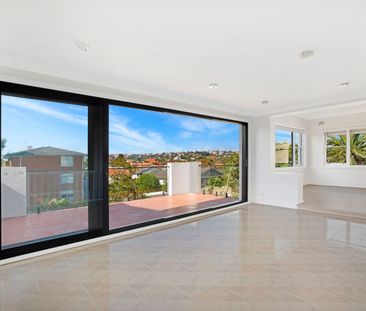 Grand Freestanding Family Home with Expansive Views in a Coveted Cu... - Photo 4