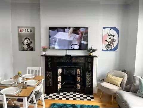 2 Bed Flat, Edgeley Road, SW4 - Photo 1