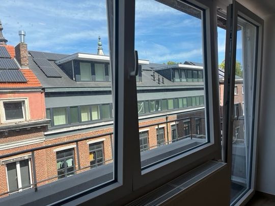 Appartement te huur - Photo 1