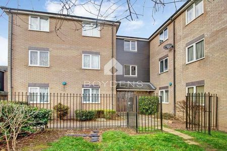 Flanders Field, Colchester, Essex, CO2 - Photo 5