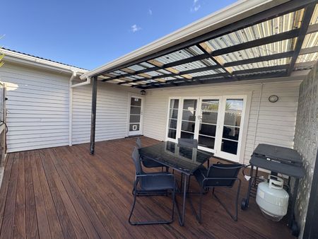 Tidy 3-Bedroom Home with Great Indoor-Outdoor Flow - Ngongotaha - Photo 3