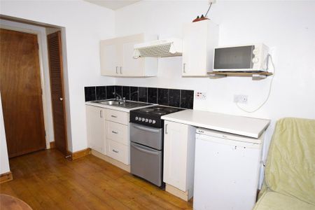 Studio to rent - Photo 3