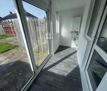 2 bedroom semi-detached house to rent - Photo 3