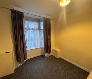 4 bedroom terraced house to rent - Photo 4