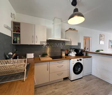Location Appartement 3 pièces 77m² HYERES 83400 - Photo 5
