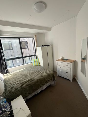 Chippendale - Photo 2