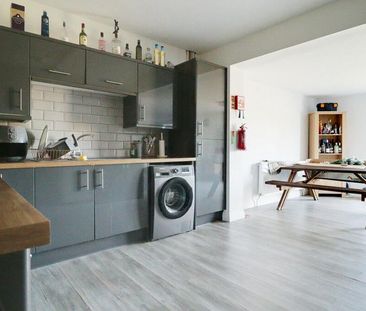 1 bedroom semi-detached house to rent - Photo 2